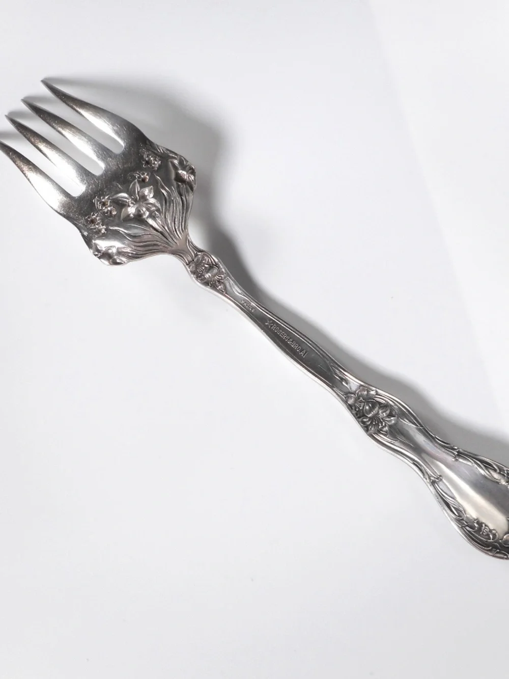 VTG Wm Rogers & Bro 1909 AI Silverplate Floral Lily Monogram Serving Fork 8.5